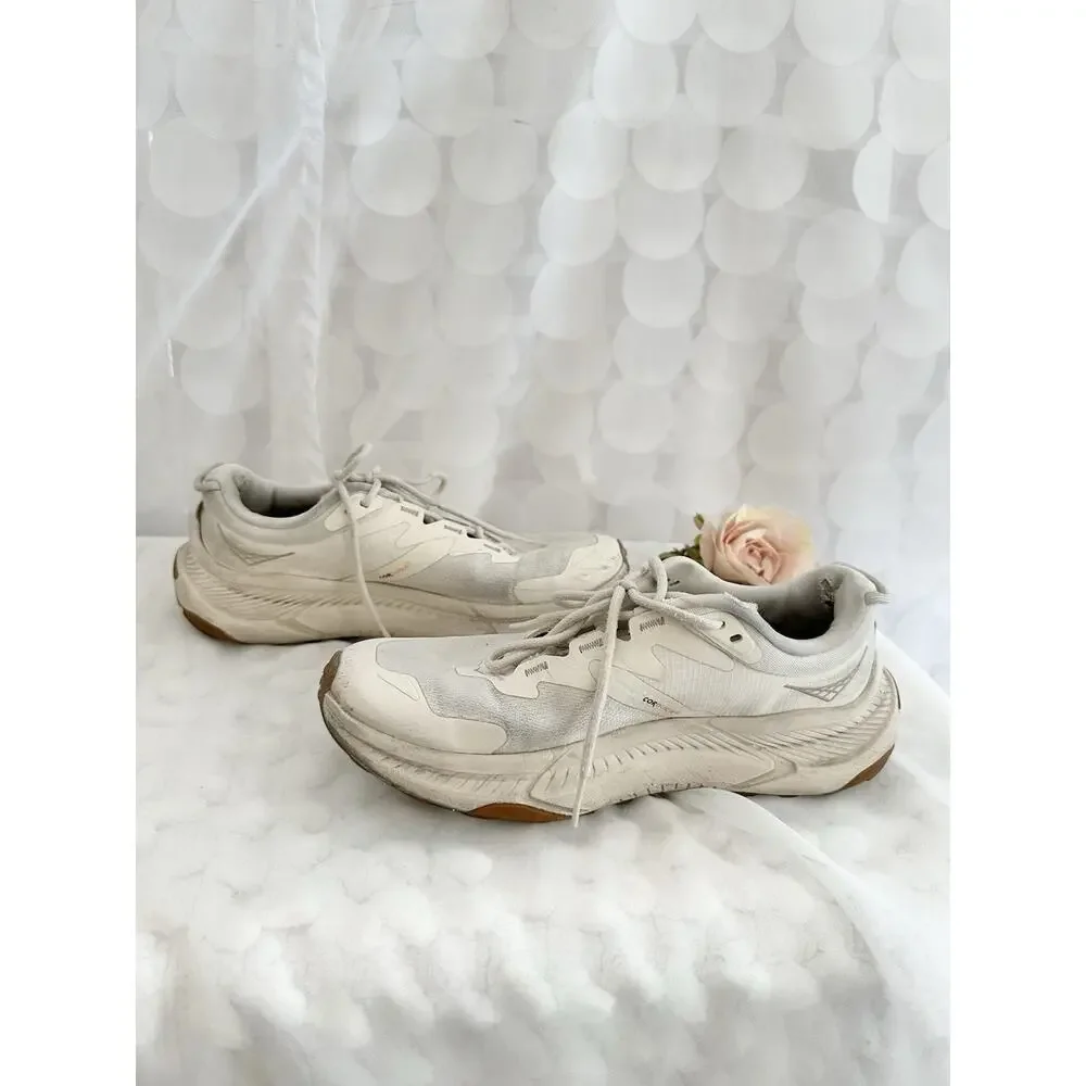 Hoka One One Transport Running Shoes Womens Size 7 B White Beige Vibram Sole